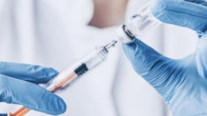 Украинцев предупредили о побочных эффектах ковид-вакцин