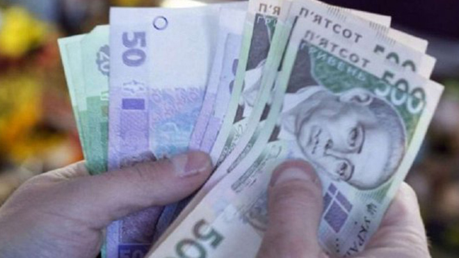 «Уже с 28 апреля»: в силу вступает новый закон, деньги украинцев под угрозой