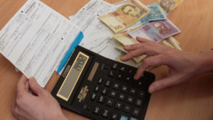 Будут “отсеивать”: украинцев начнут  лишать субсидий