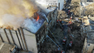 “Виновные должны испытать тот ад, который прошли наши дети!” – мама погибшей во время пожара в колледже Одессы