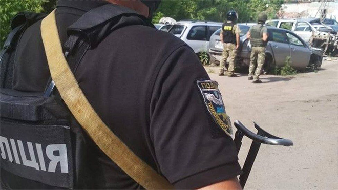 Захват заложника в Полтаве: «террорист» отпустил полицейского и ушел в лес. Появились новые детали случившегося