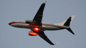 Появилось видео падения самолета Boeing 737 в Китае