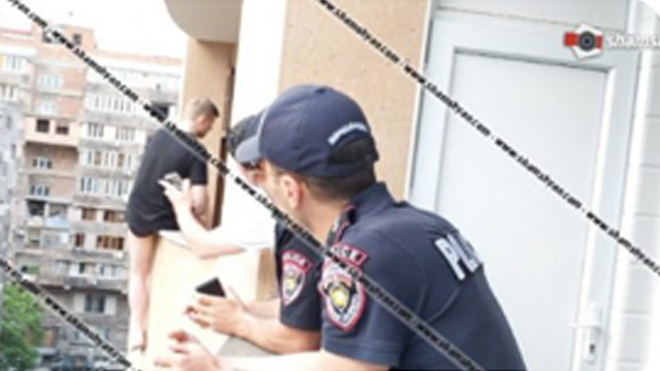 Օտարերկրացին Երևանում սպառնացել է ցած նետվել, ապա պատշգամբից գցել 6 հազար դոլար
