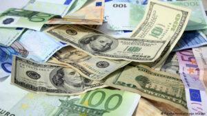 Եվրոյի եւ դոլարի փոխարժեքը 20 տարվա մեջ առաջին անգամ հավասարվել է